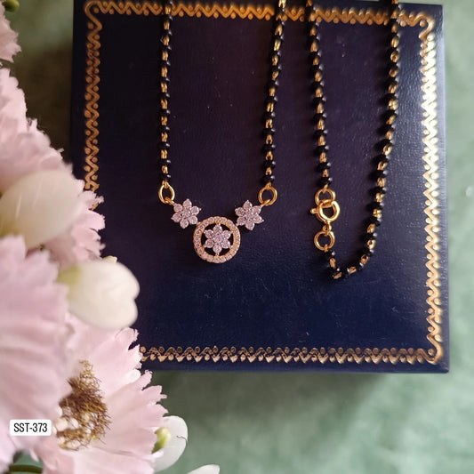 SST 373 | ELEGANT FLORAL NECKLACE WITH STYLISH CHAIN