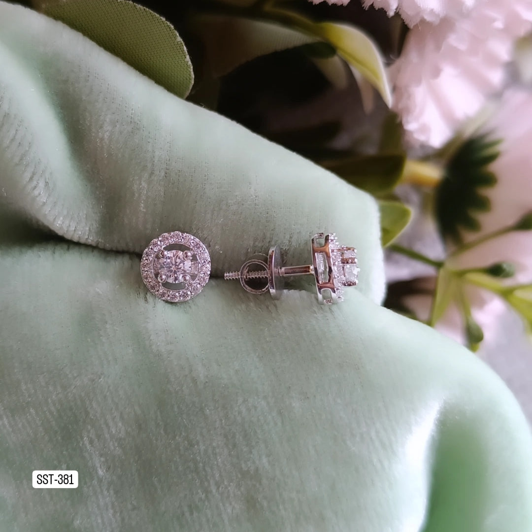 SST 381 | SPARKLING CRYSTAL STUD EARRINGS