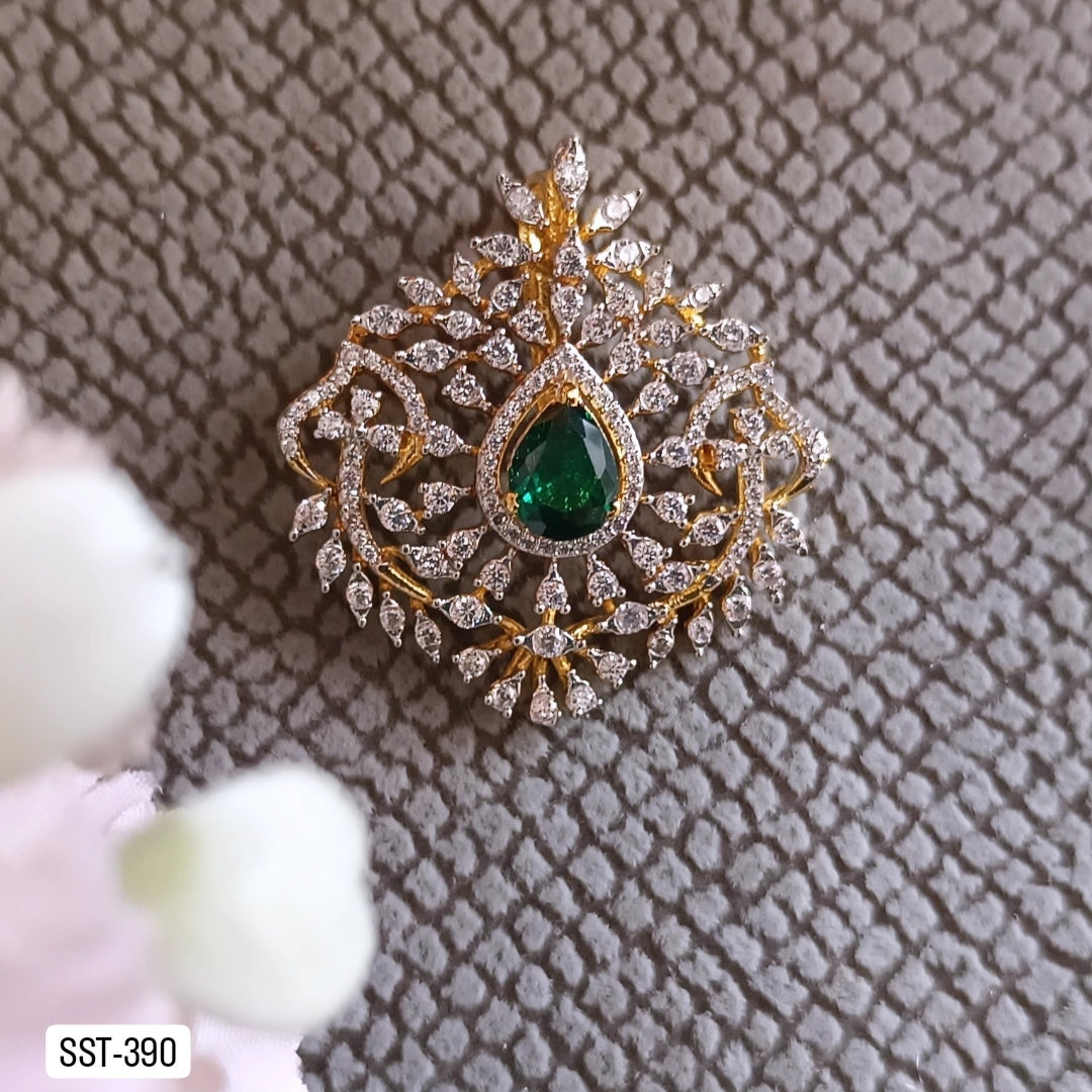 SST 390 | INTRICATE GREEN STONE PENDANT