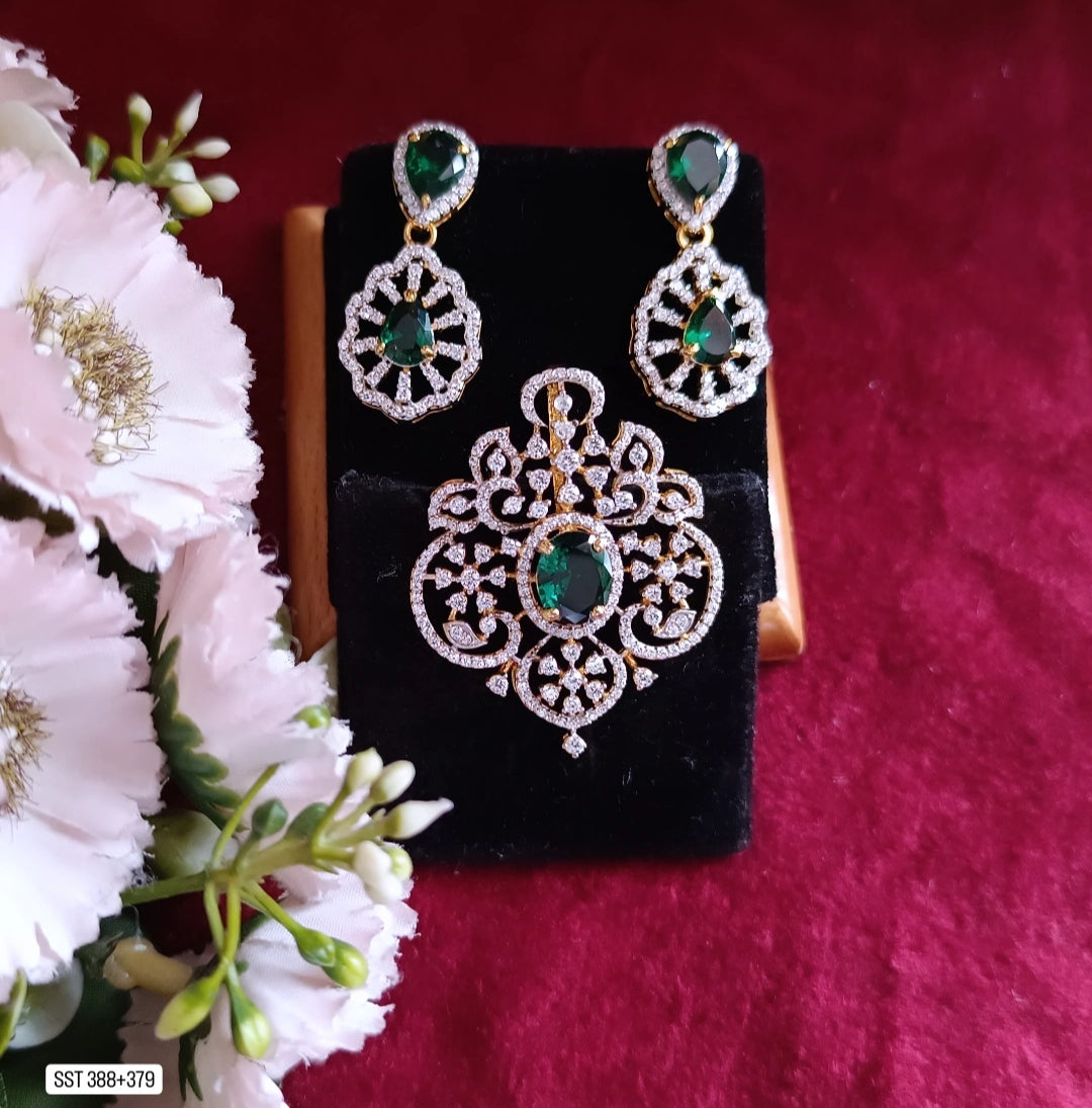 SST 388 + 379 | ELEGANT GREEN STONE PENDENT SET