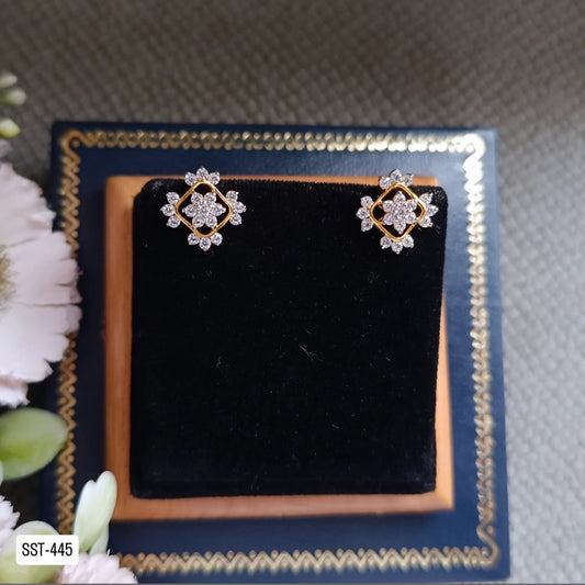SST 445 | SPARKLING FLOWER STUD EARRINGS