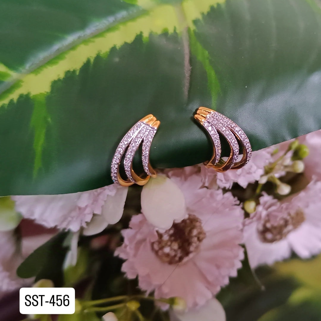 SST 456 | SPARKLING CURVED EARRINGS