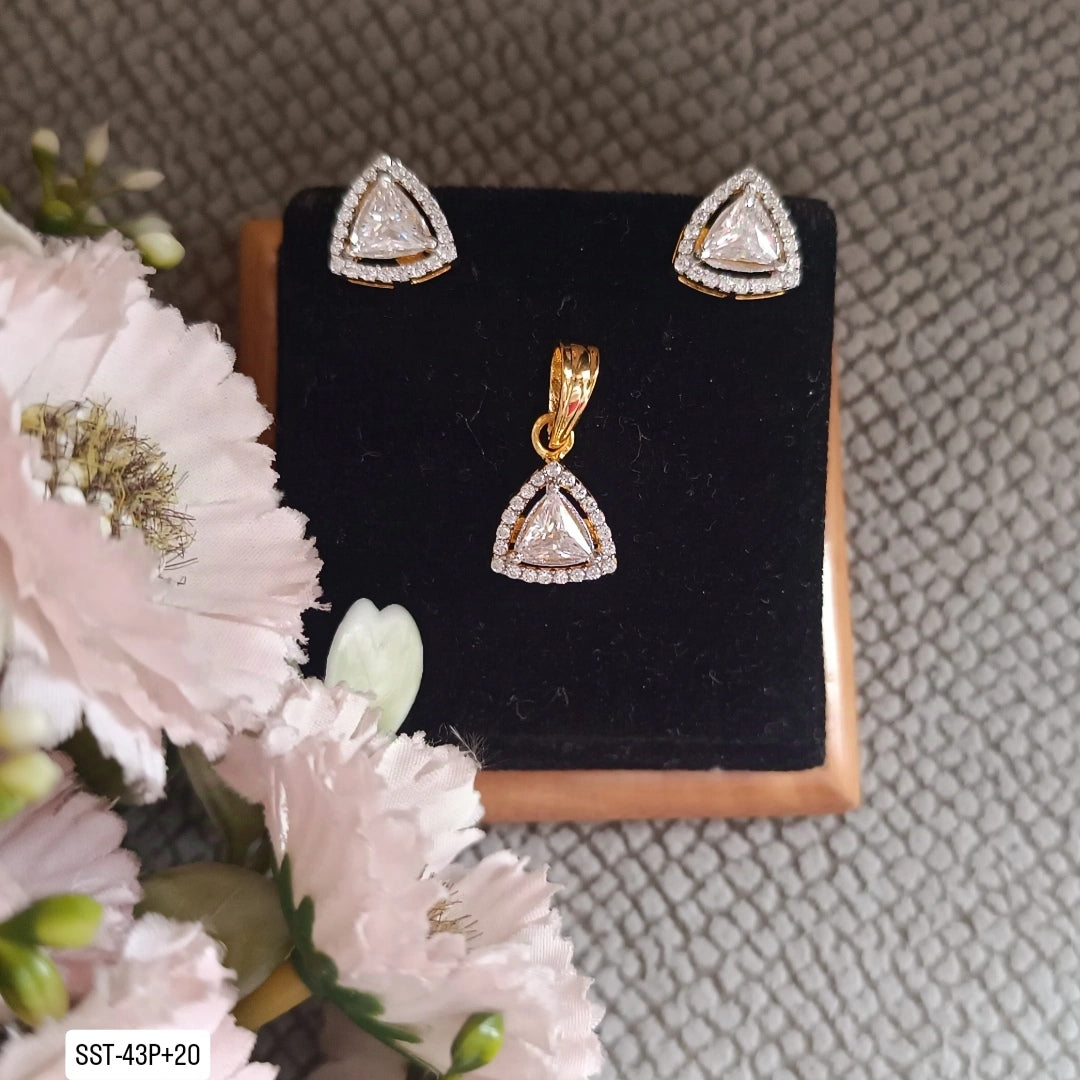 SST 043P + 020 | TRIANGLE DIAMOND PENDENT AND EARRINGS SET