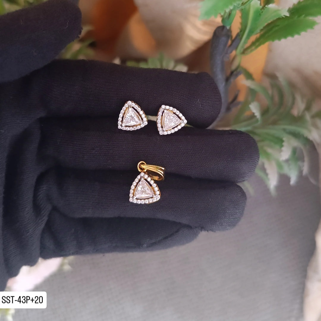 SST 043P + 020 | TRIANGLE DIAMOND PENDENT AND EARRINGS SET