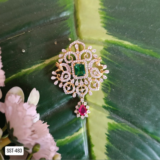 SST 483 | DIAMOND-STUDDED PENDANT WITH GREEN AND RED GEMSTONES