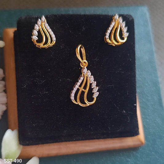 SST 490 | LEAF DESIGNED PENDENT AND EARRING SET