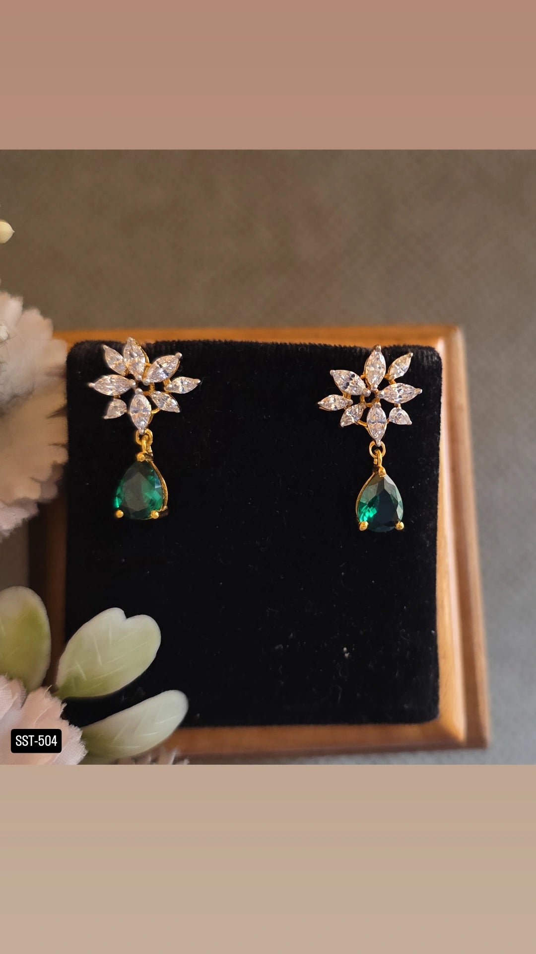 SST 504 | EMERALD DROP EARRINGS WITH FLORAL STONES