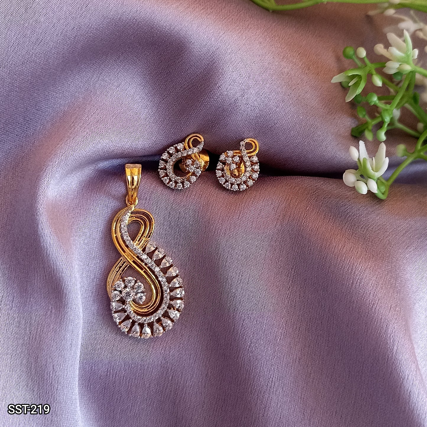 SST 219 | INFINITY DESIGNED PENDANT AND EARRING SET