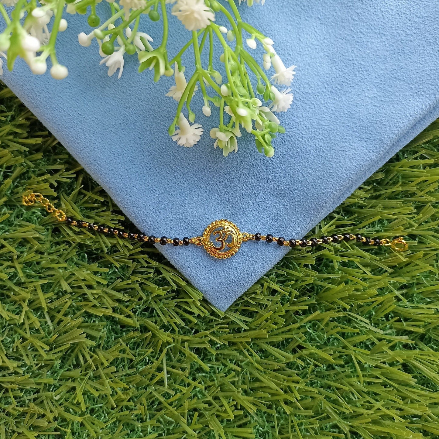 DIVINE OM SILVER BABY NAZARIYA BRACELET