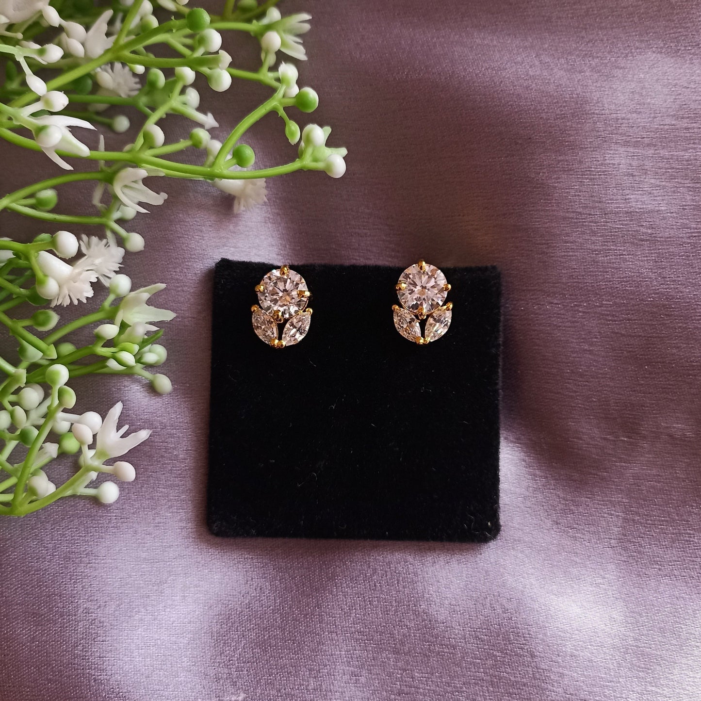SST 145 |BRILLIANT FLORAL STUD EARRINGS