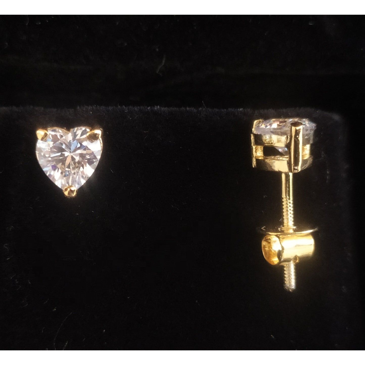 SST 065 | HEART SINGLE SOLITAIRE DIAMOND STUD