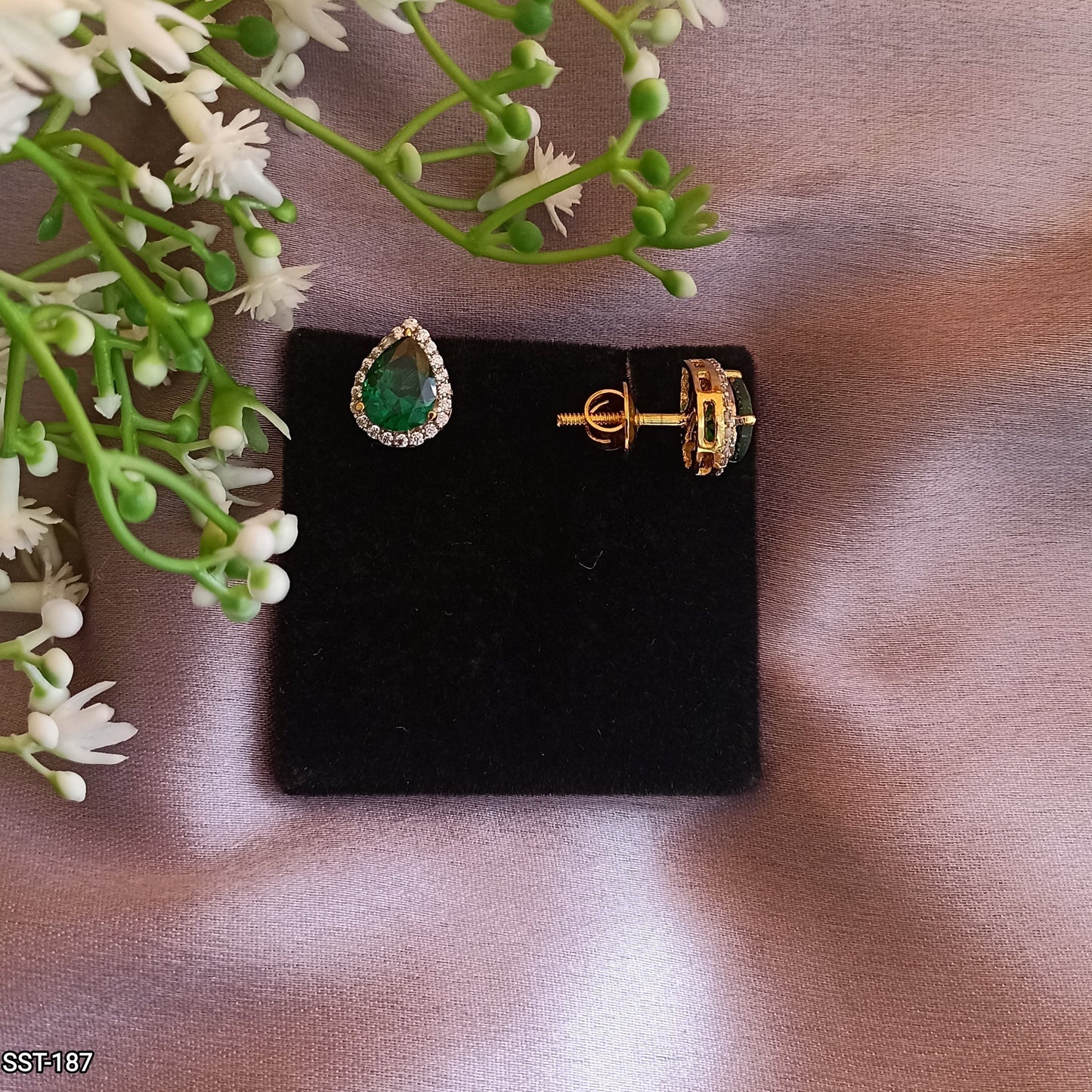SST 187 | EMERALD HALO PEAR STUD