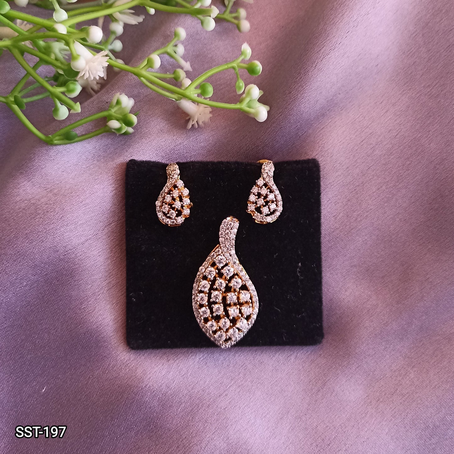 SST 197 | LEAF-SHAPED DIAMOND STUDDED PENDANT & EARRINGS SET