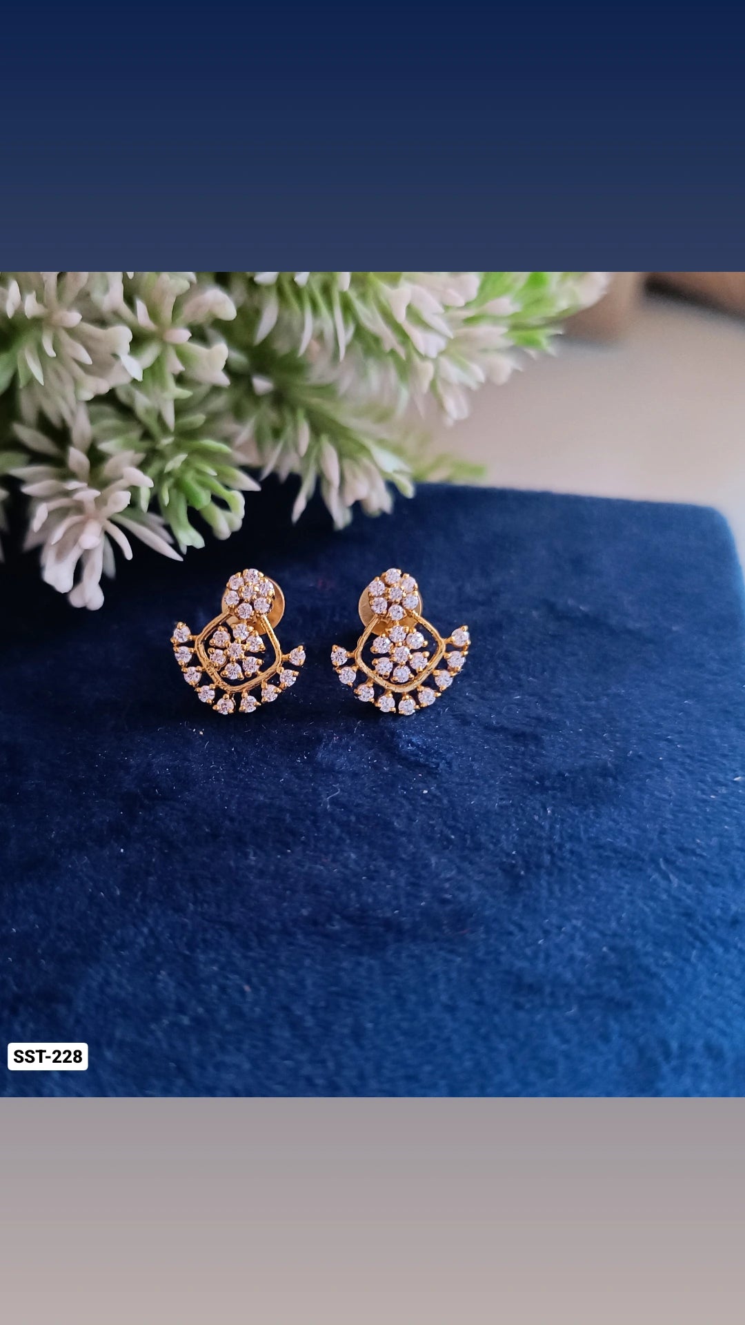SST 228 | FLORAL DIAMOND CLUSTER EARRINGS