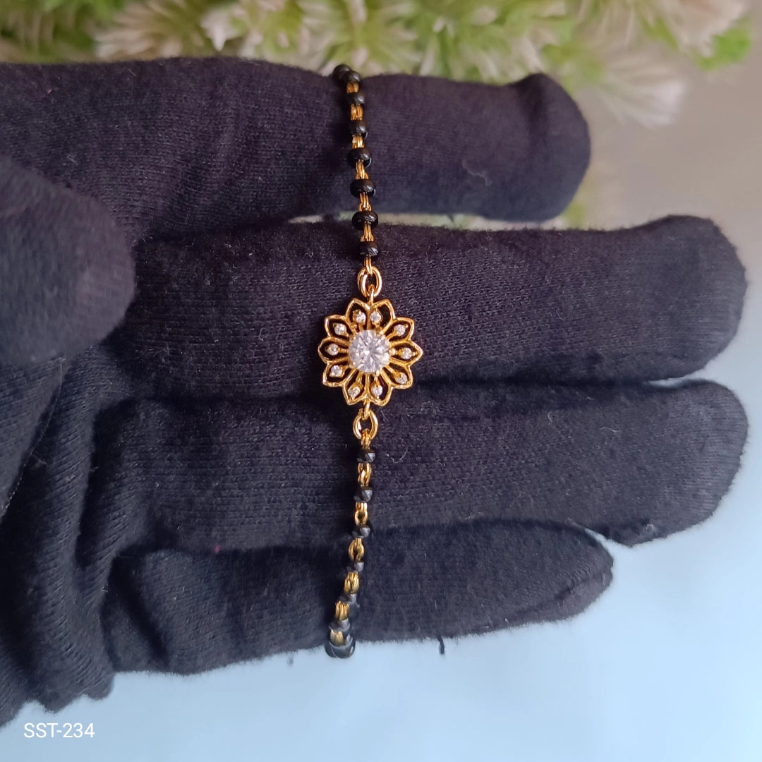 SST 234 | FLORAL HAND MANGALSUTRA