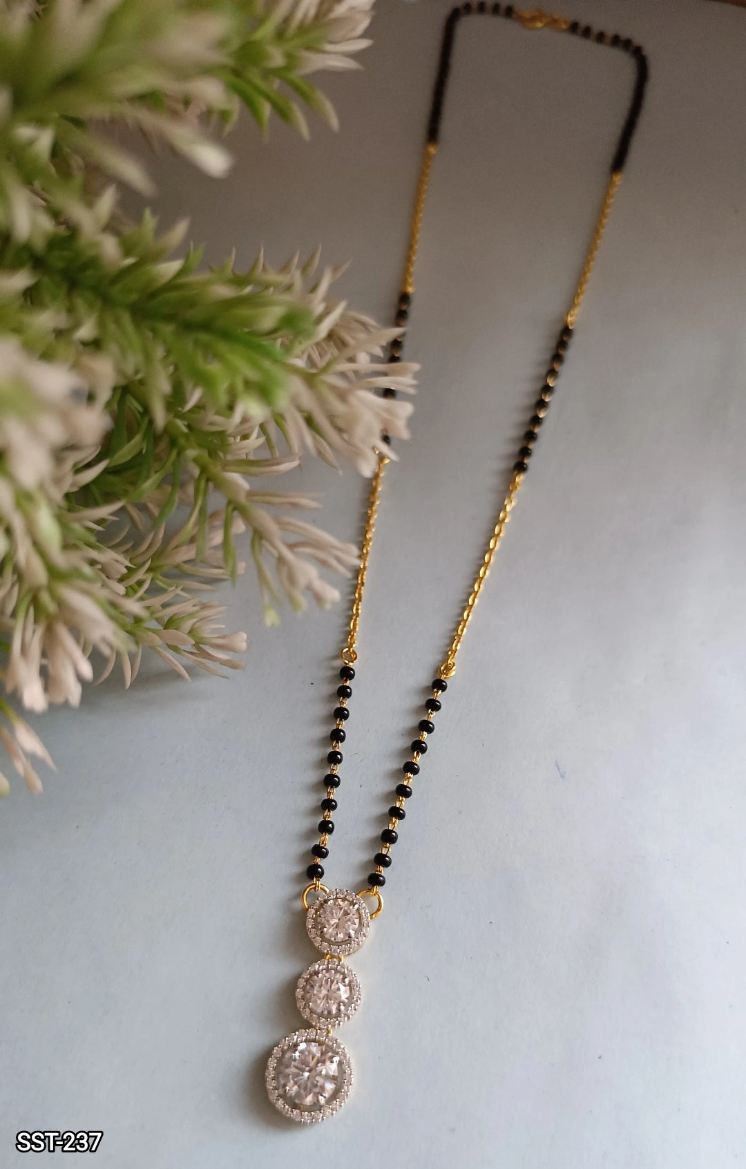 SST 237BC |THREE-STONE DIAMOND PENDANT MANGALSUTRA