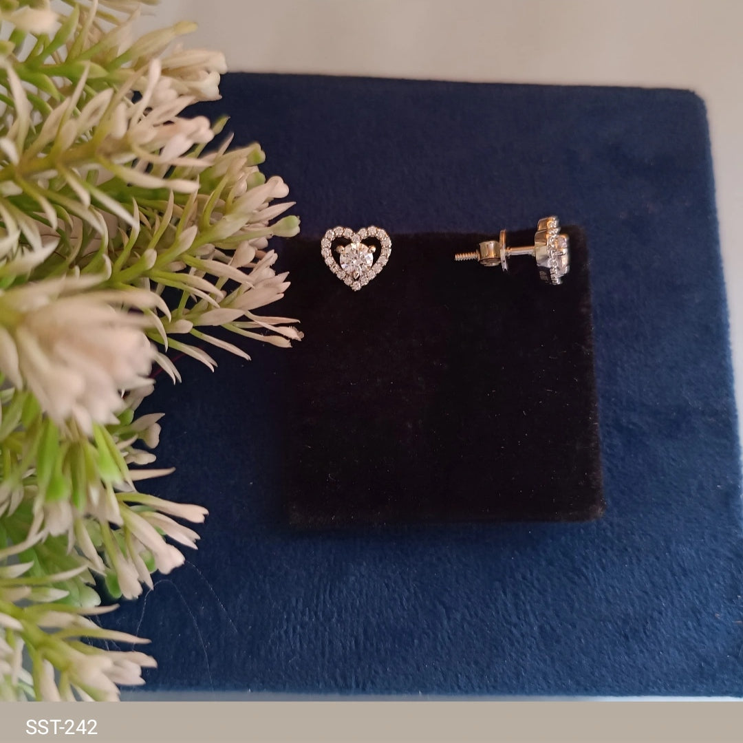 SST 242 | HEART STUD EARRINGS WITH SPARKLING STONES