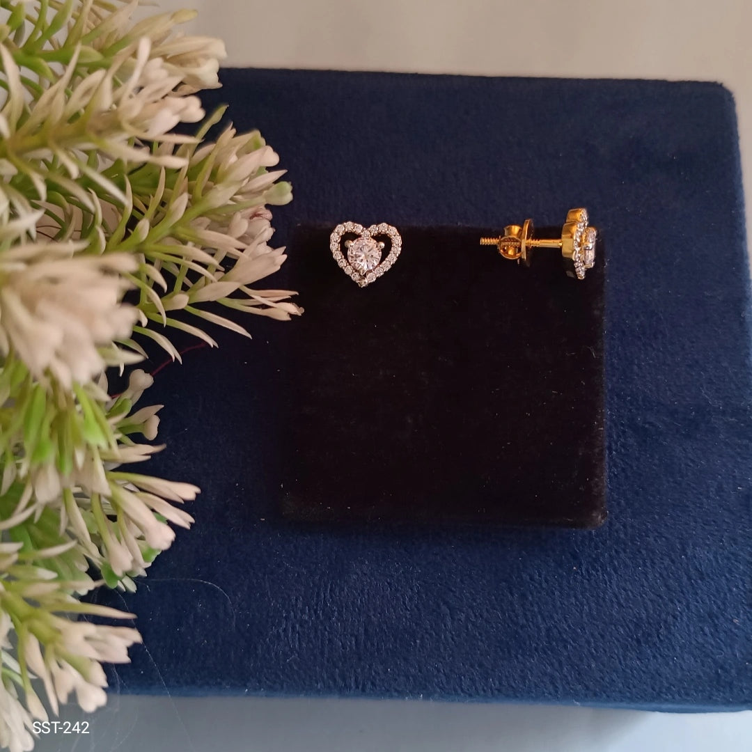 SST 242 | HEART STUD EARRINGS WITH SPARKLING STONES