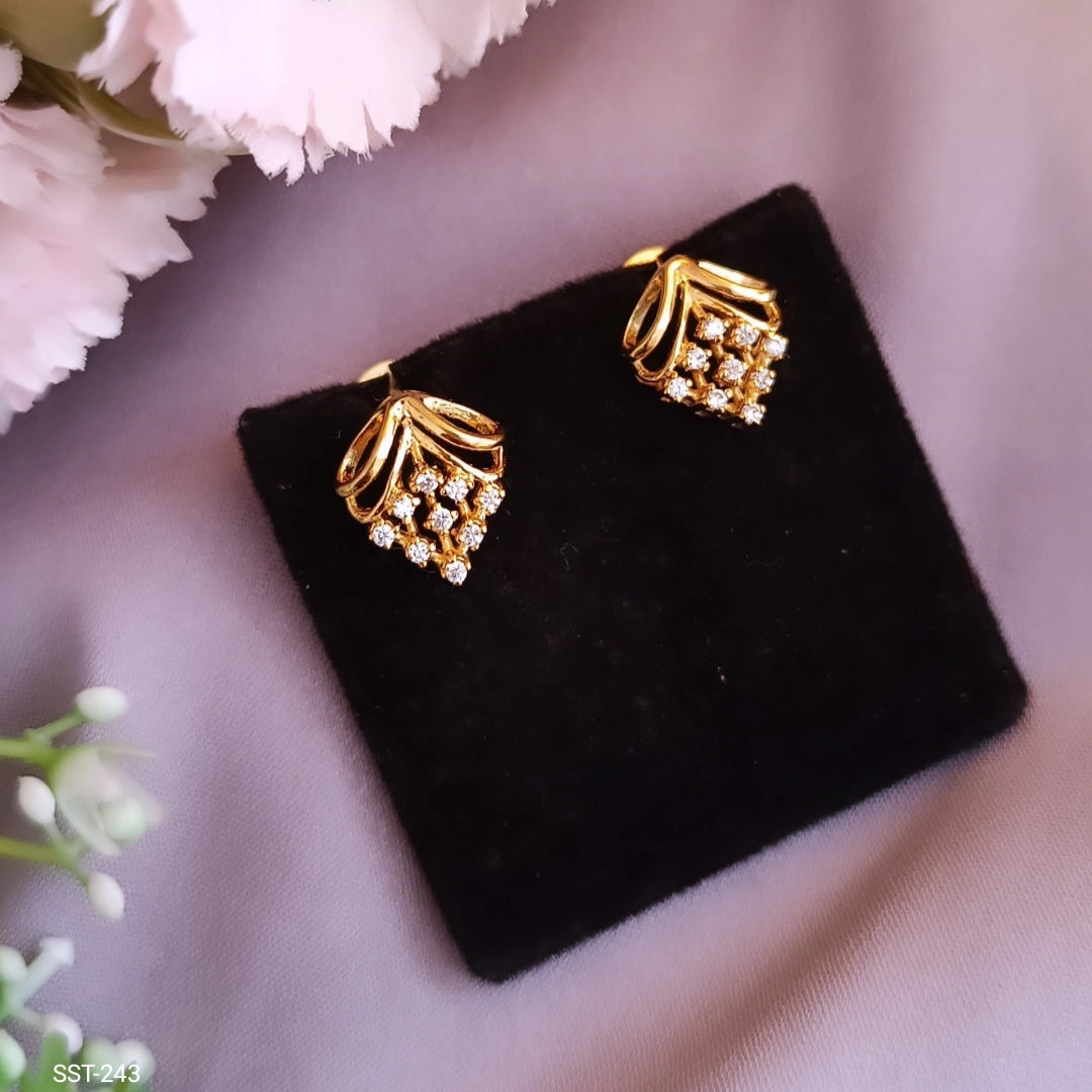 SST 243 | FLORAL STUD EARRINGS WITH SPARKLING STONES