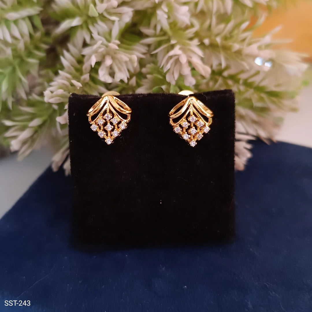 SST 243 | FLORAL STUD EARRINGS WITH SPARKLING STONES