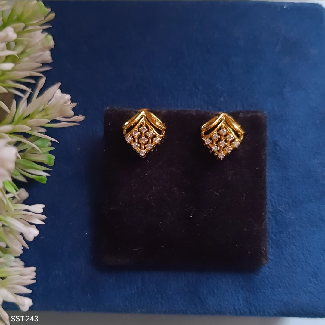 SST 243 | FLORAL STUD EARRINGS WITH SPARKLING STONES