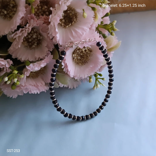 SST 253 | BLACK BEAD BRACELET WITH ADJUSTABLE CLASP