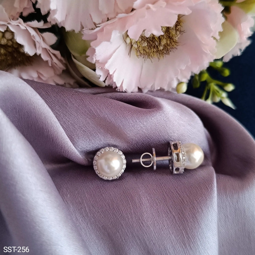 SST 256 | PEARL AND DIAMOND EARRINGS