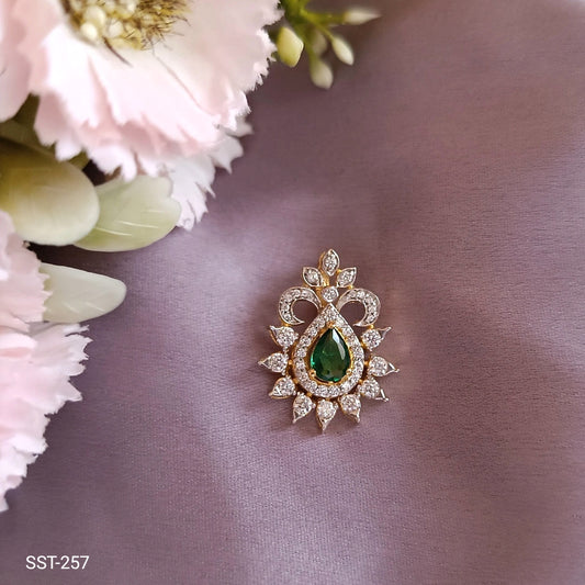 SST 257 | EMERALD AND DIAMOND PENDANT