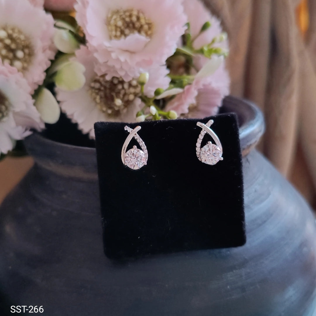 SST 266 | ARCHED DIAMOND EARRINGS