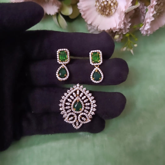 SST 069 + 310 | PENDENT AND EARRINGS SET