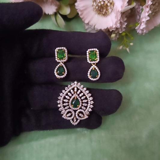 SST 069 + 310 | PENDENT AND EARRINGS SET