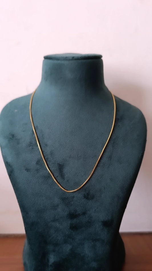 GOLDEN CONTINUES BOX CHAIN