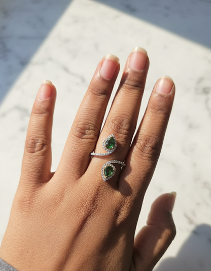 SST 567 | LUXURY EMERALD TEARDROP RING