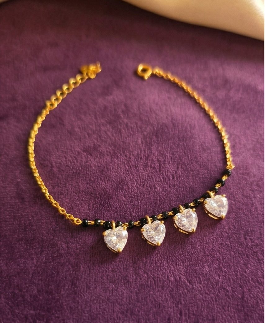 SST 584 | HEART CHARM HAND MANGALSUTRA