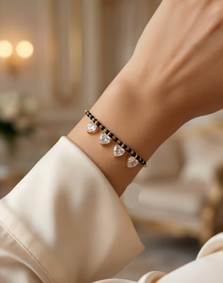 SST 584 | HEART CHARM HAND MANGALSUTRA