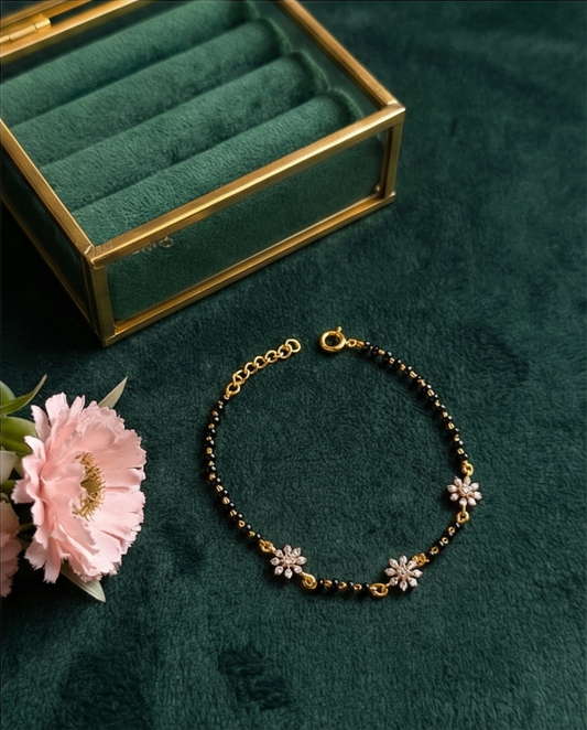 SST 545 | FLOWER HAND MANGALSUTRA