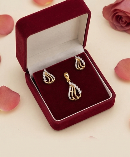 SST 490 | LEAF DESIGNED PENDENT AND EARRING SET