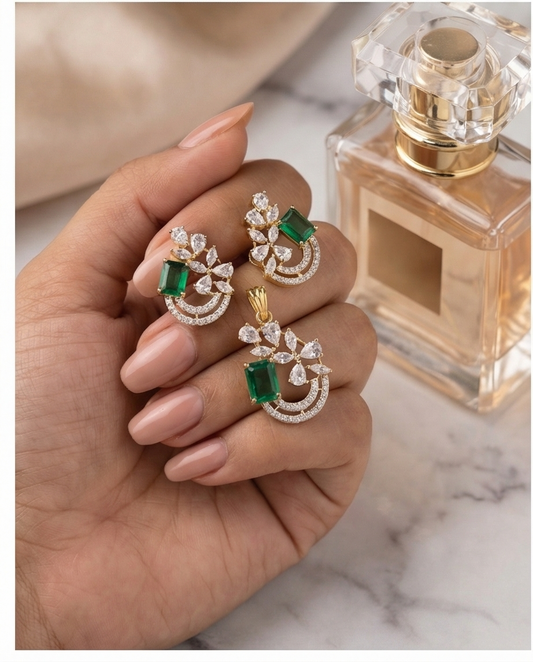 SST 506 | EMERALD AND DIAMOND FLORAL PENDANT SET