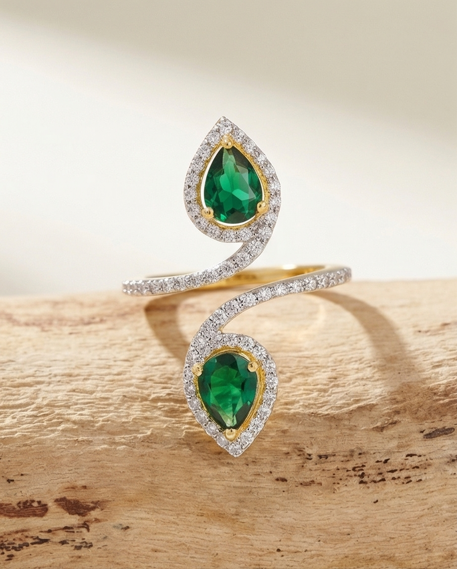 SST 567 | LUXURY EMERALD TEARDROP RING