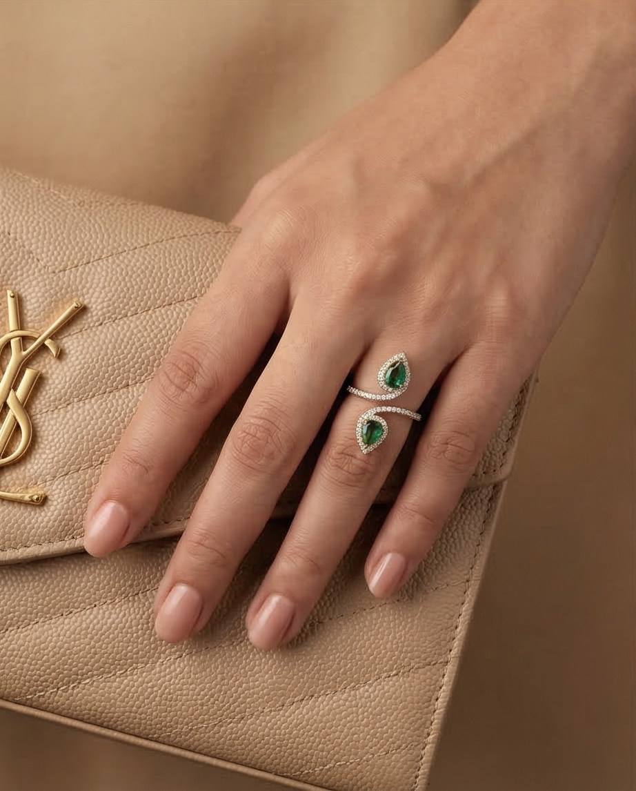 SST 567 | LUXURY EMERALD TEARDROP RING