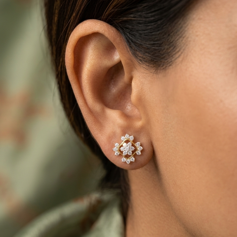 SST 445 | SPARKLING FLOWER STUD EARRINGS