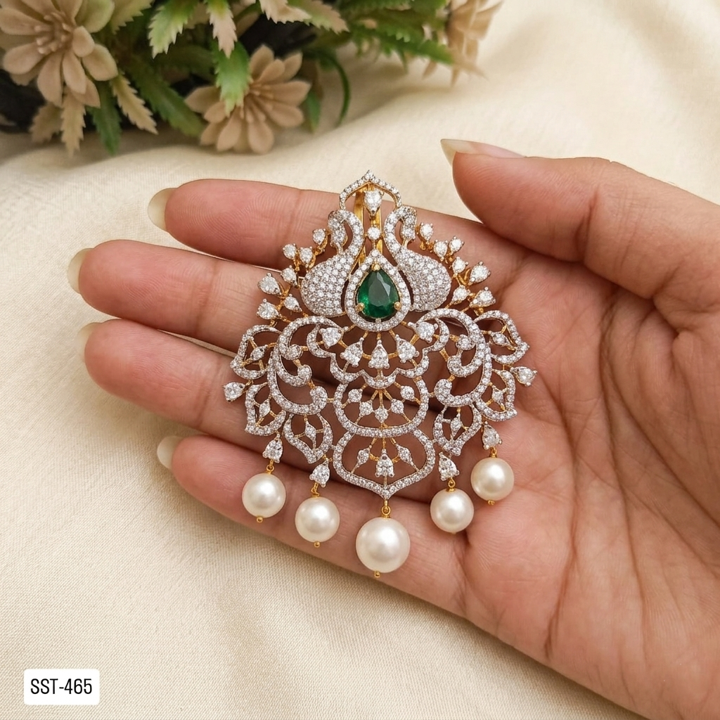 SST 465 | EMERALD AND PEARL PENDENT