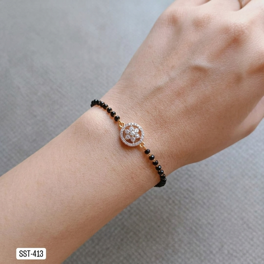SST 413 | SPARKLING FLOWER CHARM BRACELET