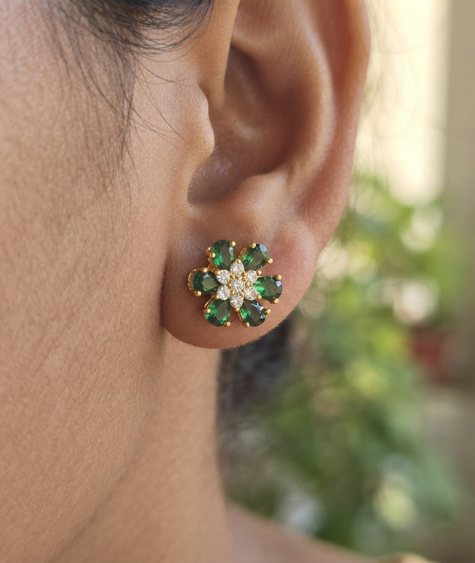 SST 606 | CRYSTAL FLORAL STUD EARRINGS