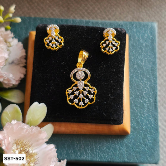 SST 502 | FLORAL PENDANT AND EARRING SET WITH SPARKLING STONES