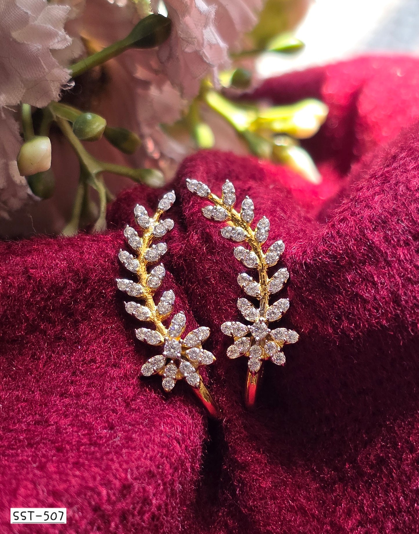 SST 507 |  RADIANT LEAF EAR CUFF