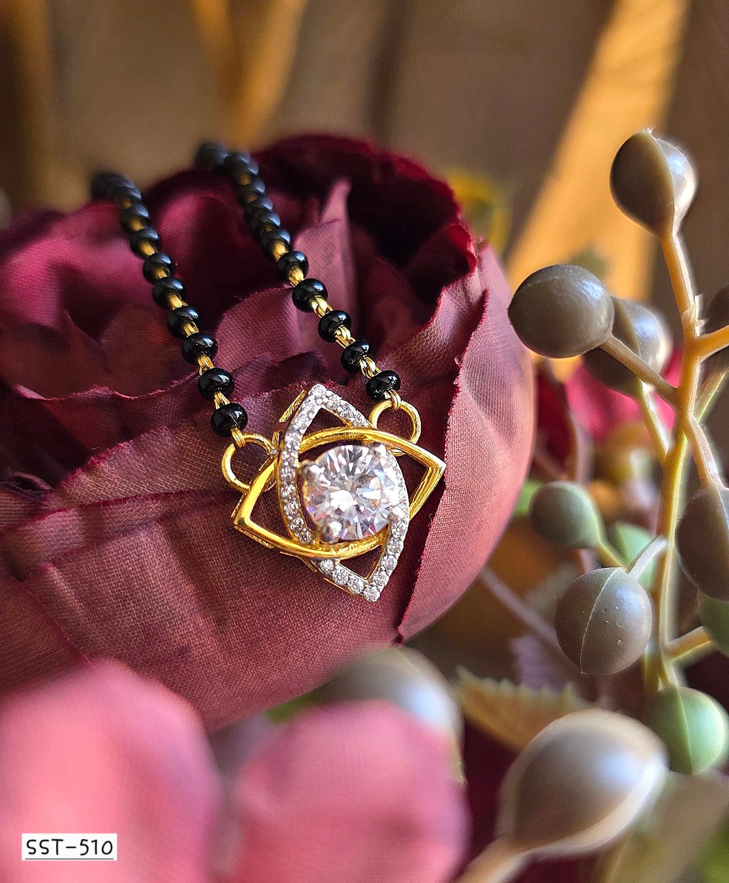 SST 510 | LUMINOUS STAR NECKLACE