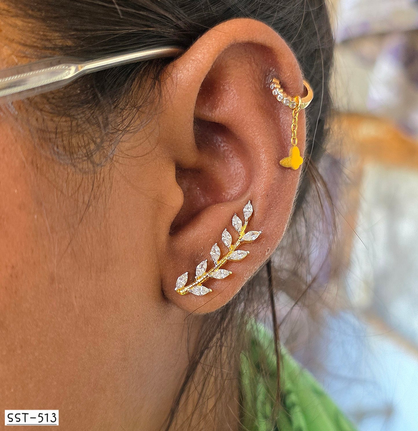 SST 513 | SHIMMERING LEAF DIAMOND EARRINGS