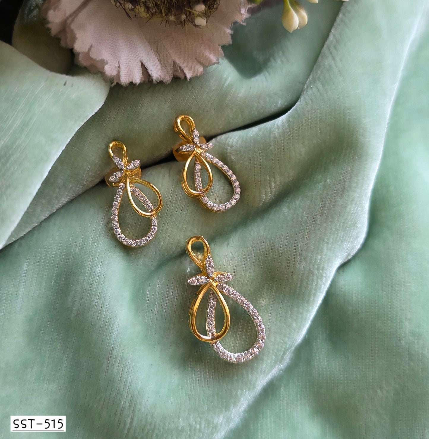 SST 515 | TWIRLING TEARDROP PENDANT SET