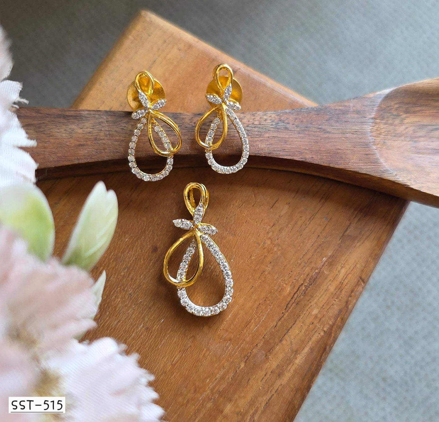 SST 515 | TWIRLING TEARDROP PENDANT SET